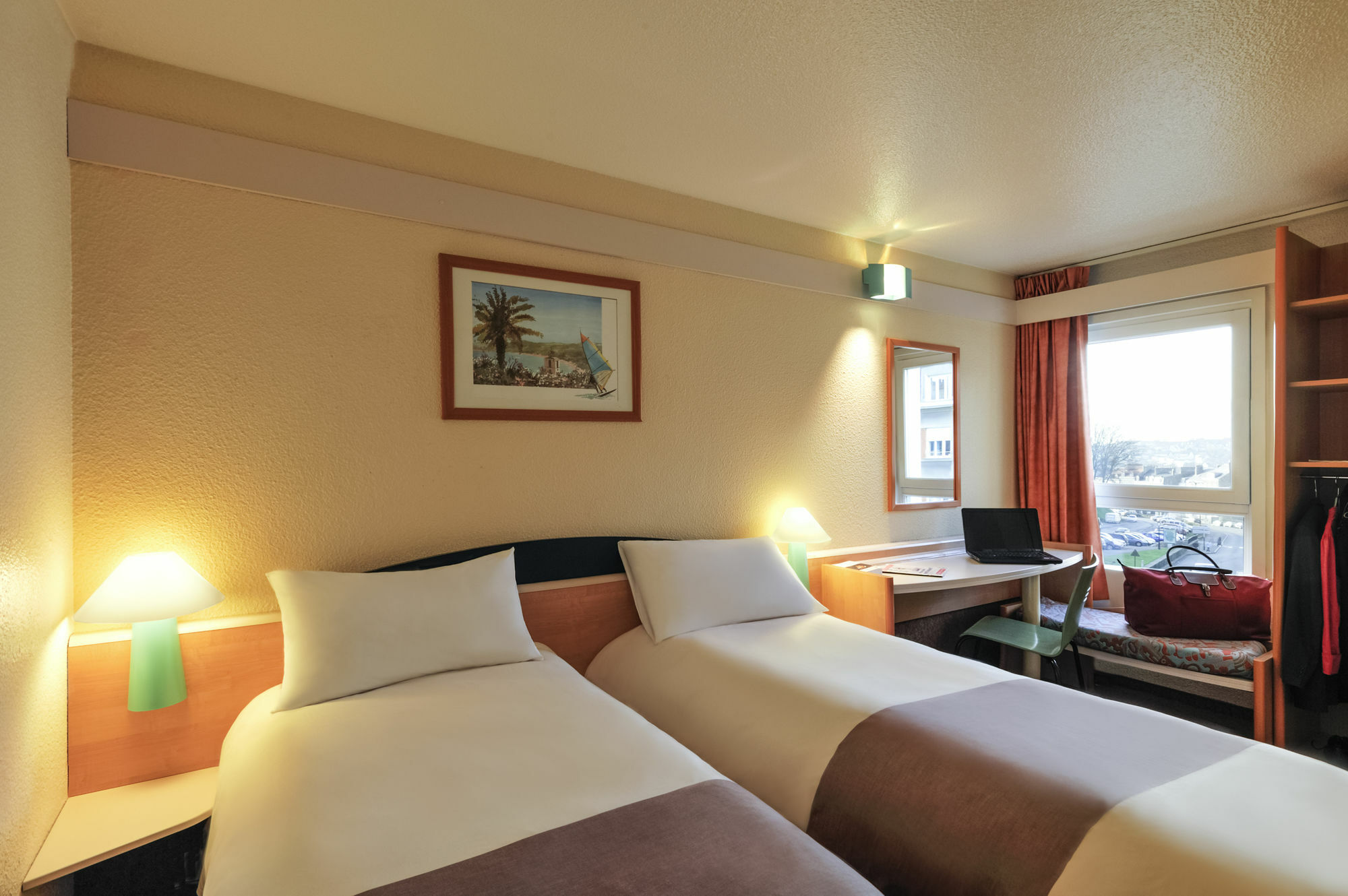 Ibis Styles Boulogne Sur Mer Centre Cathedrale Exterior foto